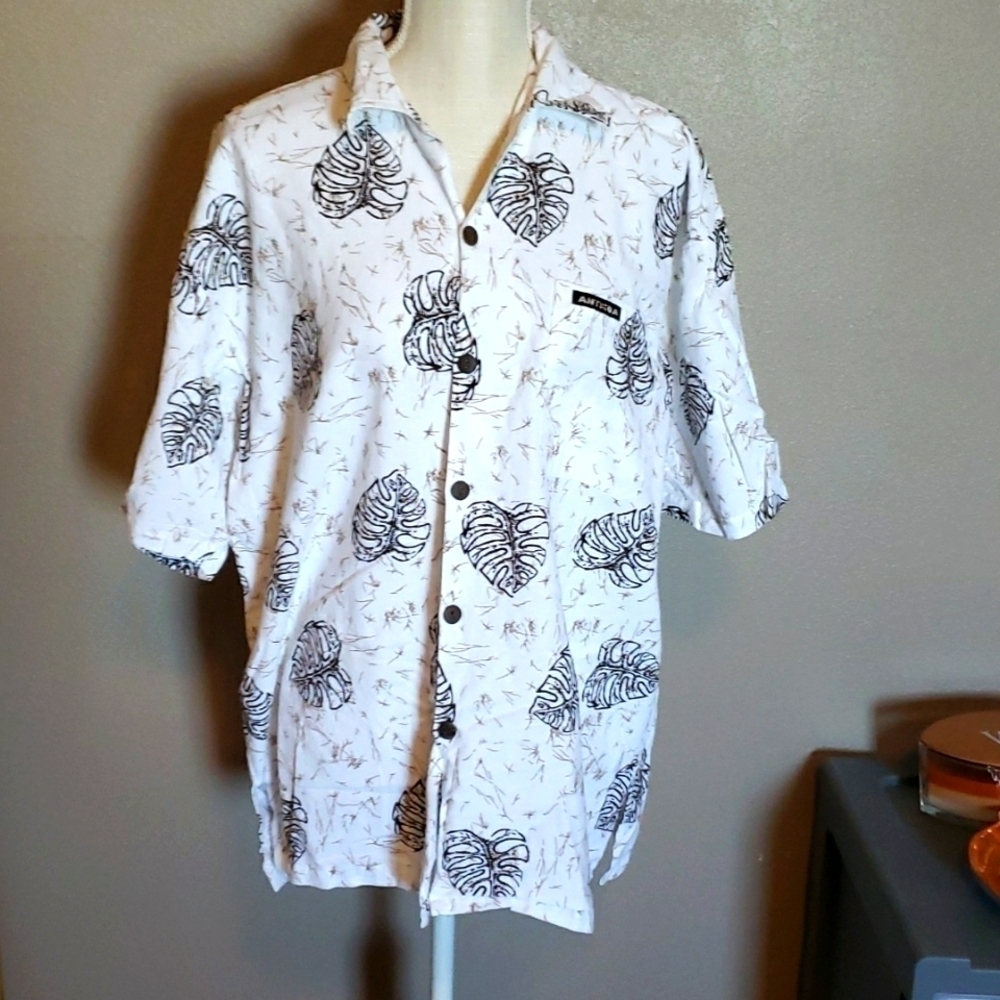 Caribbean Antigua tropical Hawaiian print shortsleeve buttondownshirt Resortwear